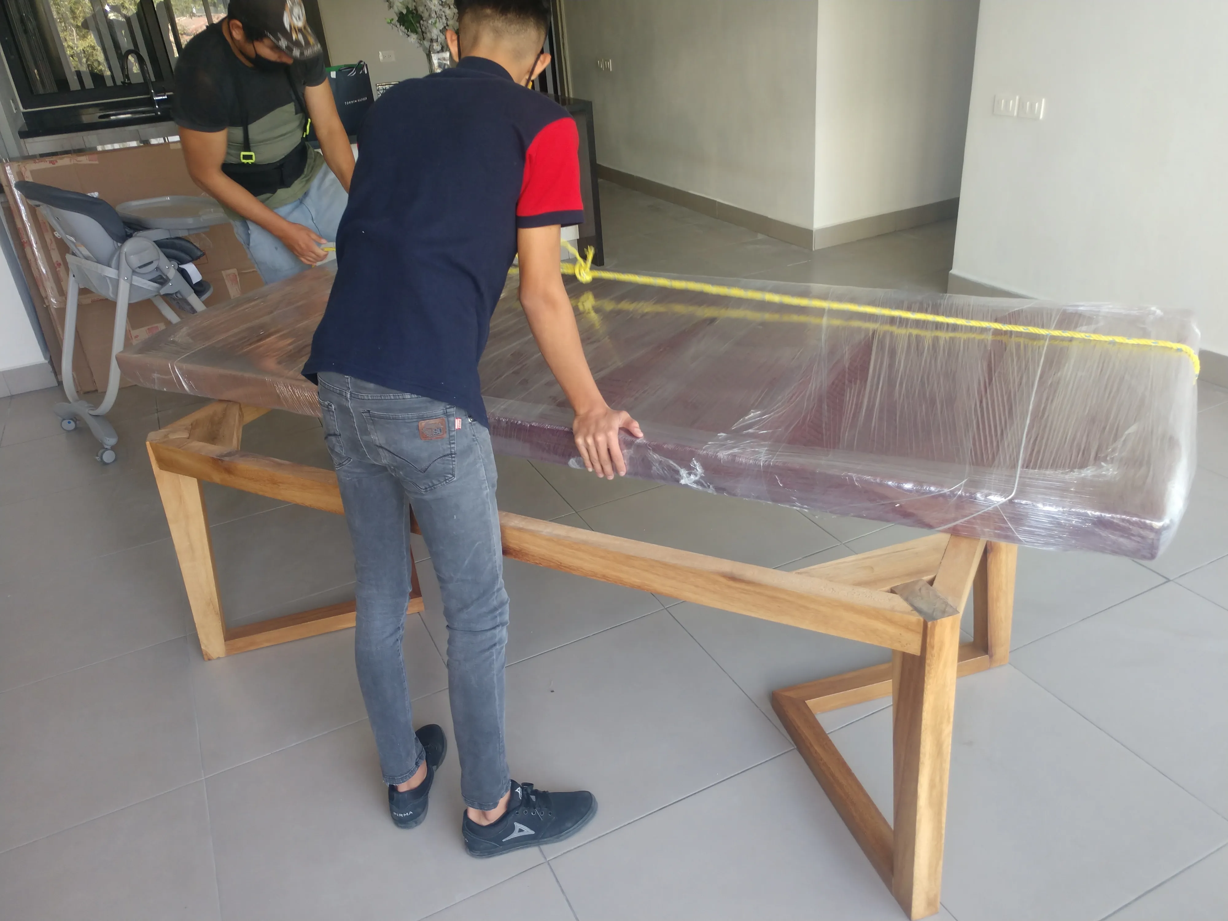 Empaque de Muebles de Parota